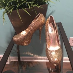 Charlotte Russe Gold Sparkle Heels Size 8